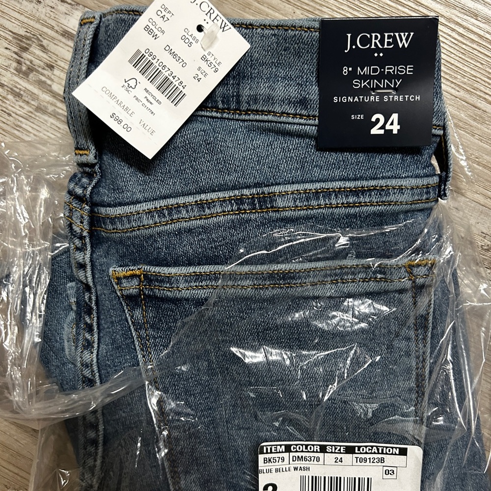 J. Crew 9" Mid-Rise skinny Jean in Signature Stretch NWT Regular $99
